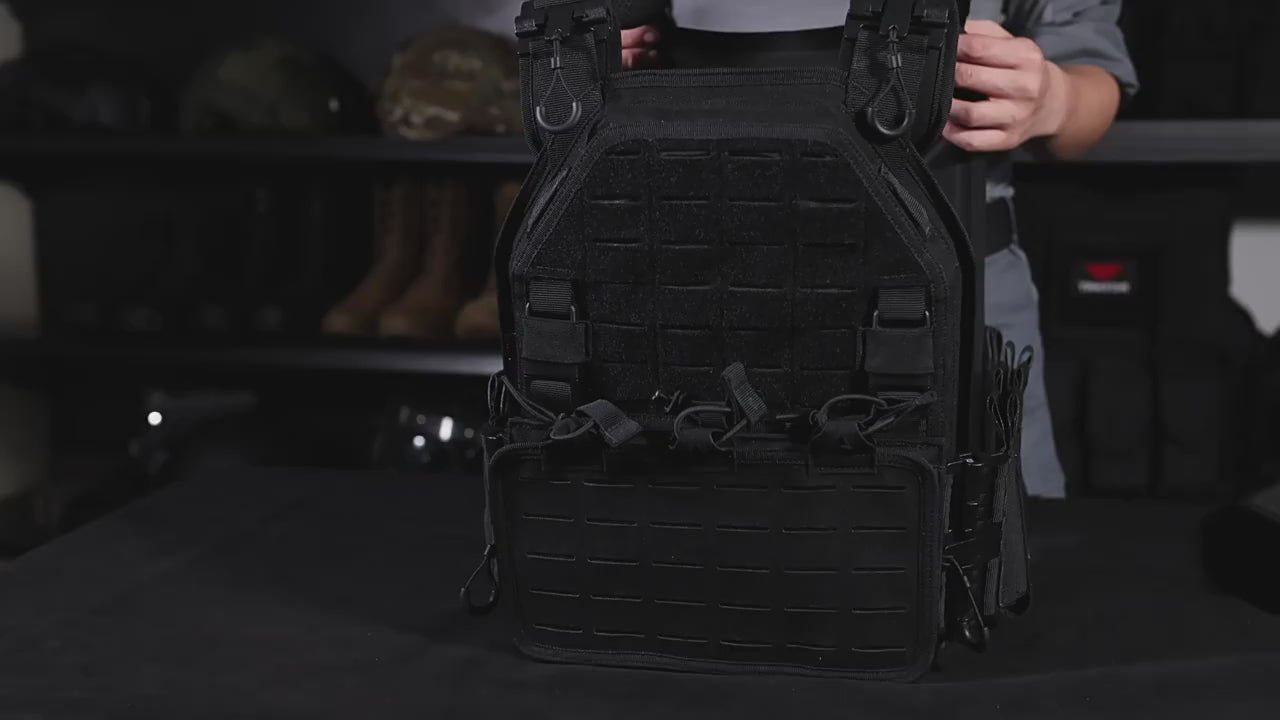 The new product line includes quick-release outdoor sets, training vests, and multi-functional field tactical vests.