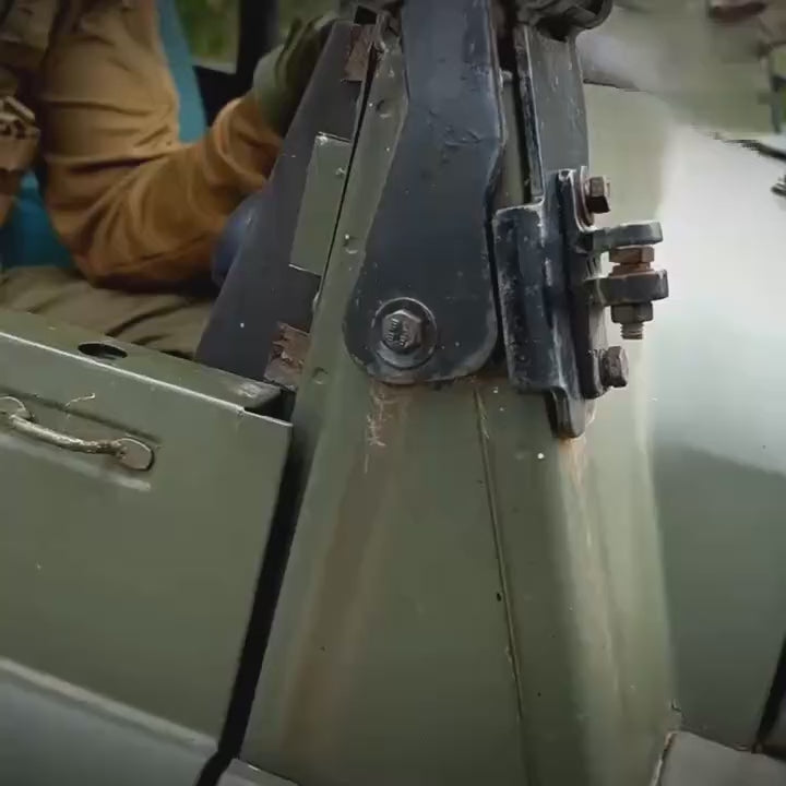 Combat-Grade Tactical Gloves: Softshell Construction with Enhanced Grip & Touchscreen Compatibility